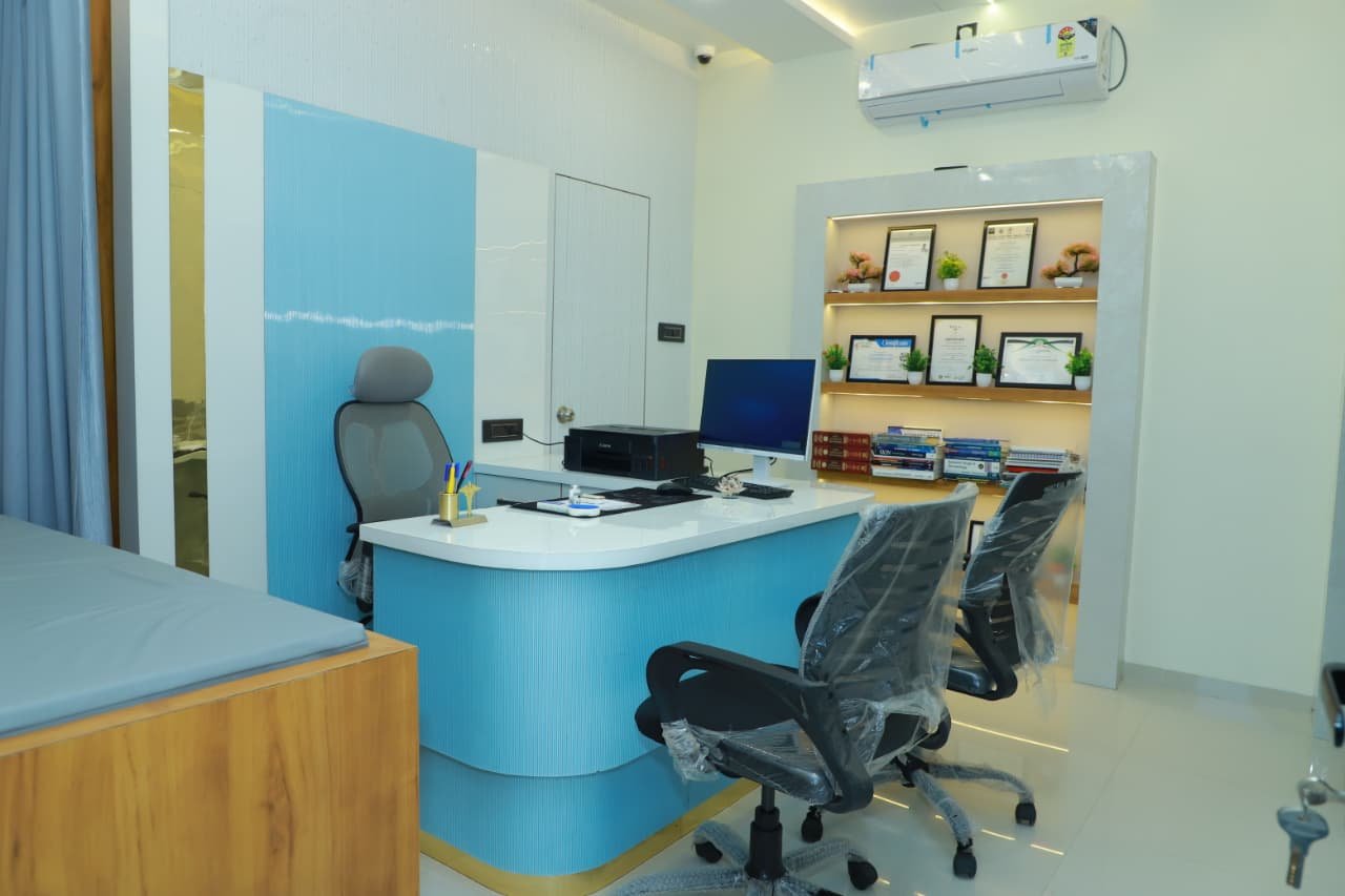 Dr. Umesh Thombe consulting suite at Sindhu Skin Clinic